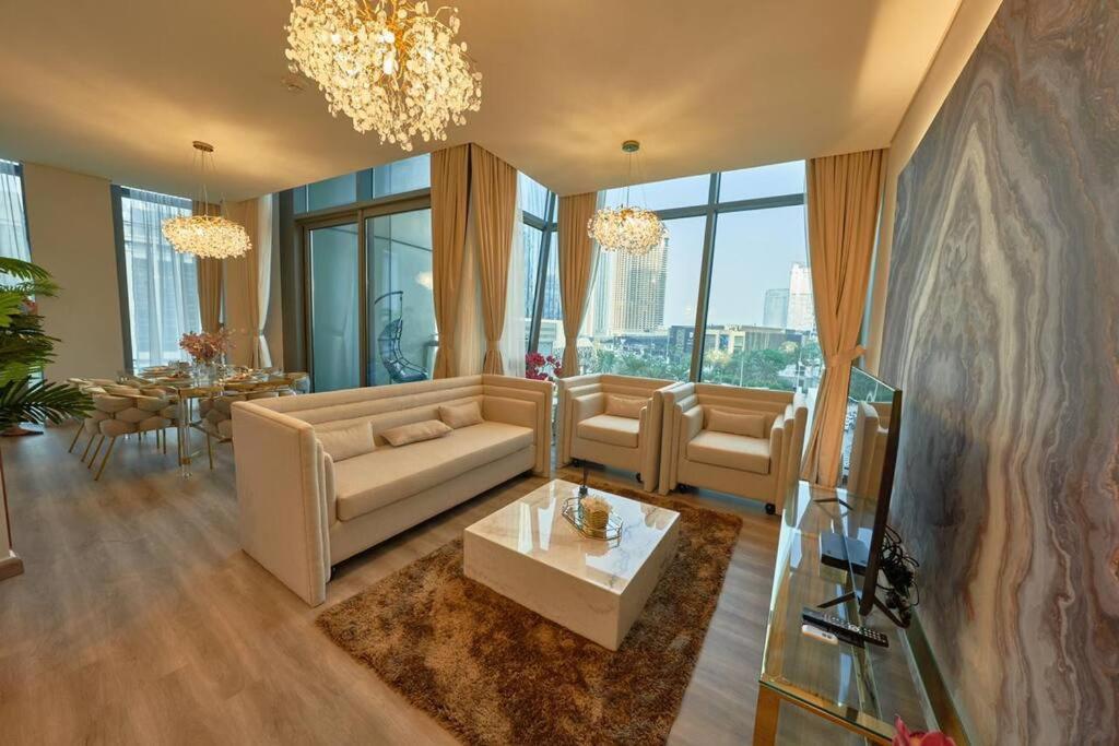Apartment Magnificent Stunning 3 Bedroom With Burj Khalifa View Dubai