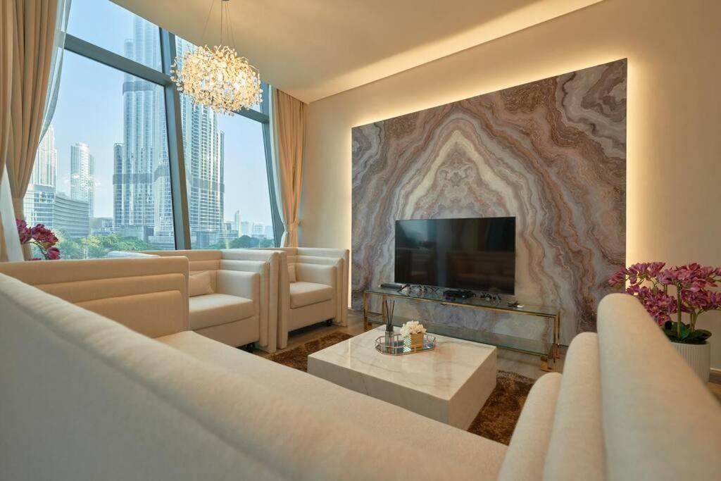 Magnificent Stunning 3 Bedroom With Burj Khalifa View Dubai