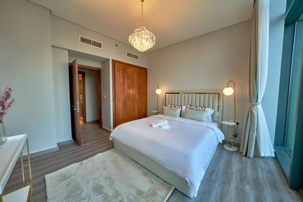Apartment Magnificent Stunning 3 Bedroom With Burj Khalifa View Dubai