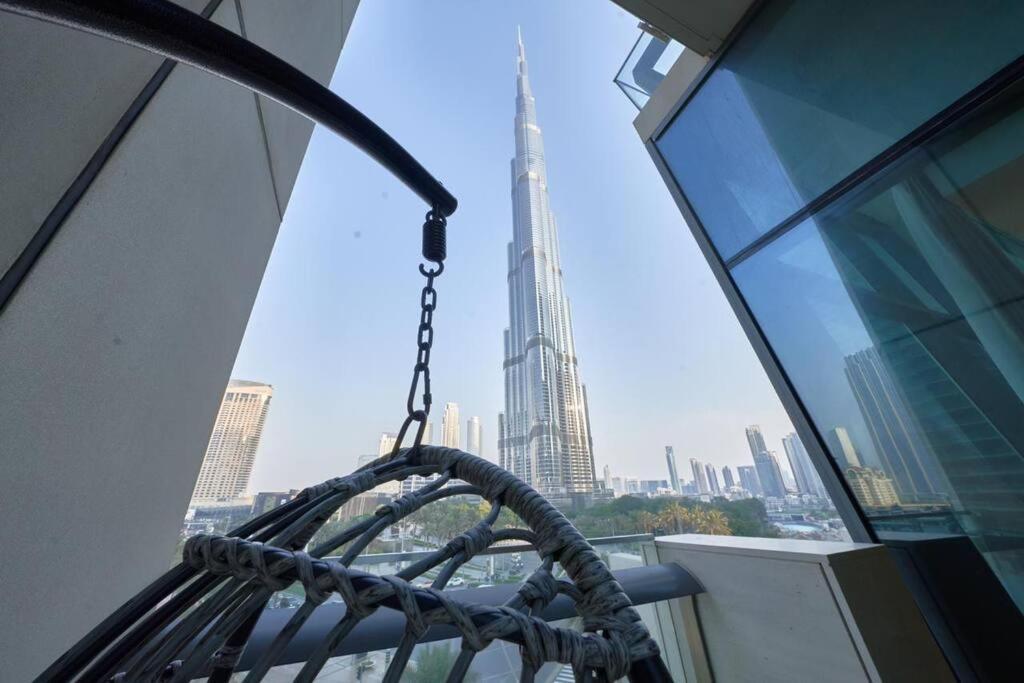 Magnificent Stunning 3 Bedroom With Burj Khalifa View Apartment *